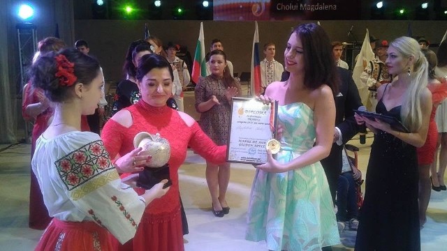 Magdalena Chołuj zdobyła Grand Prix festiwalu w Mołdawii, czyli Złote Jabłko. Nagrodę odebrała podczas uroczystego koncertu.