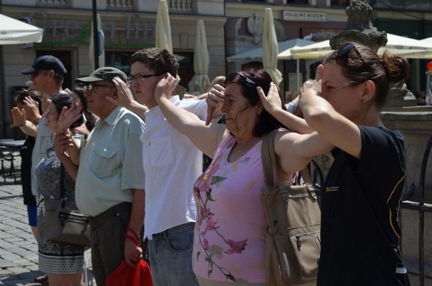 Flash mob głuchoniemych na Starym Rynku