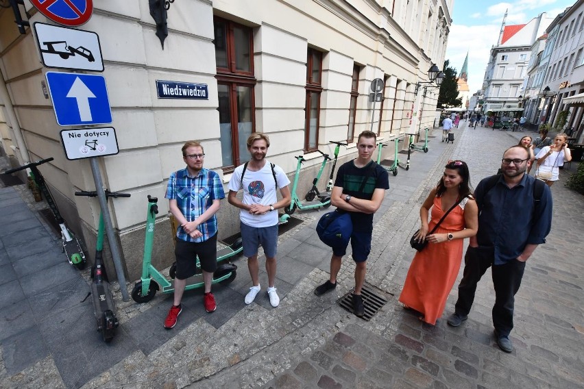 Społecznicy pokazali jak nie parkować i zaapelowali o zmiany...