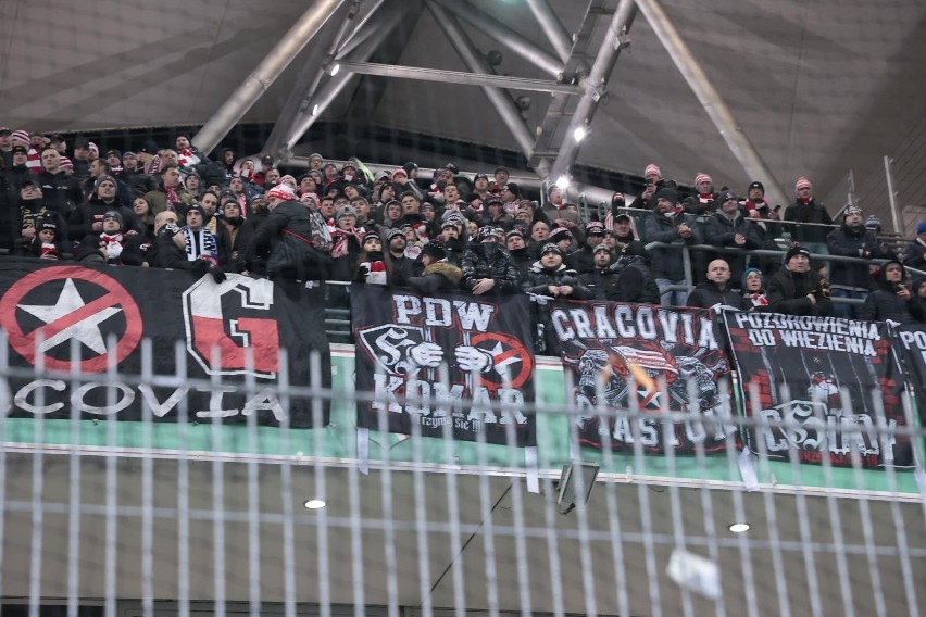 Fani Cracovii podczas meczu Legia - Cracovia