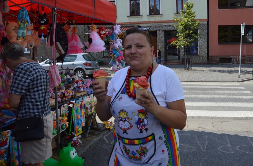 Iście królewskie święto karpia w Zatorze – pełno atrakcji i gwiazd a rybę zjecie na dziesiątki sposobów [ZDJĘCIA]