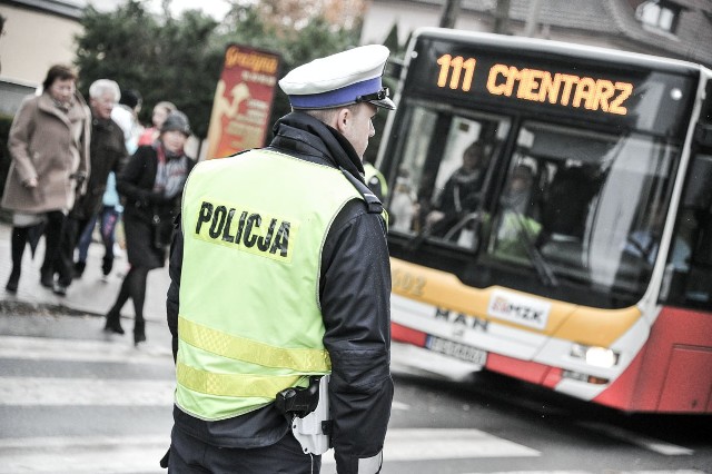 Uwaga kierowcy! W czasie Wszystkich Świętych w Gorzowie zmieni się organizacja ruchu przy cmentarzu.