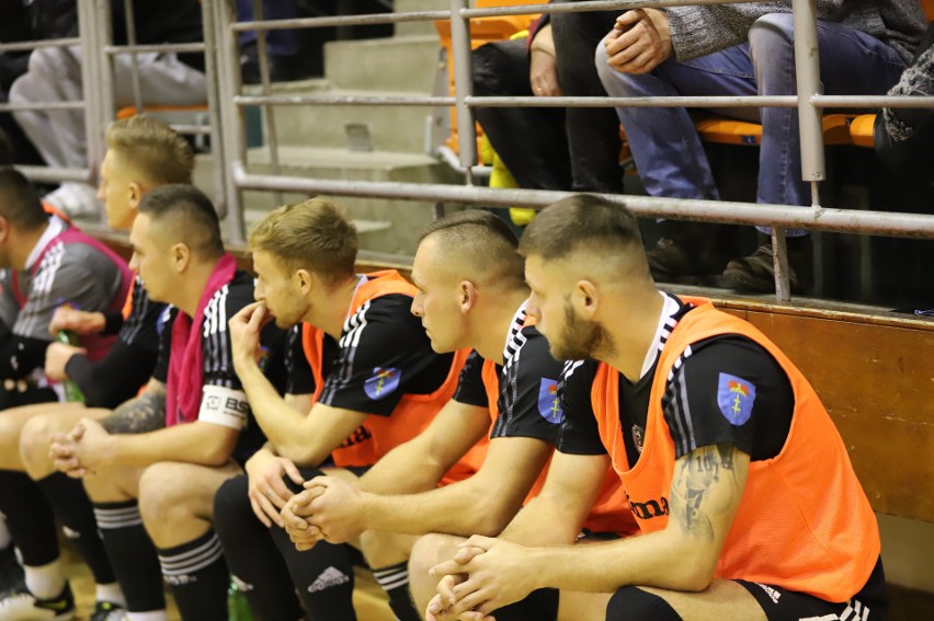 Wielkie emocje w II Lidze Futsalu. BSF Busko-Zdrój pokonał KKF Caffaro Global System Kazimierza Wielka 7:6. Zobacz zdjęcia