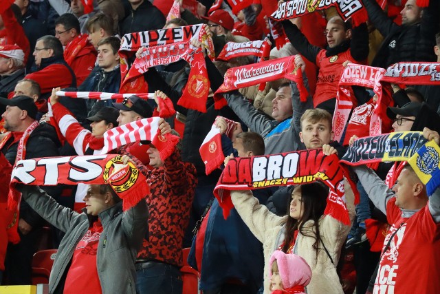 Kibice Widzewa wypełniają trybuny stadionu po brzegi, muszą więc czuć się bezpiecznie przy al. Piłsudskiego