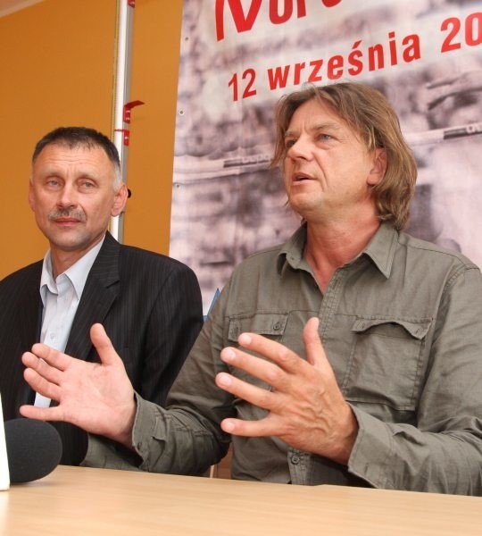 Janusz Trzepizur (z lewej) i Jacek Wszoła opowiadali o kolejnym opolskim festiwalu skoków.