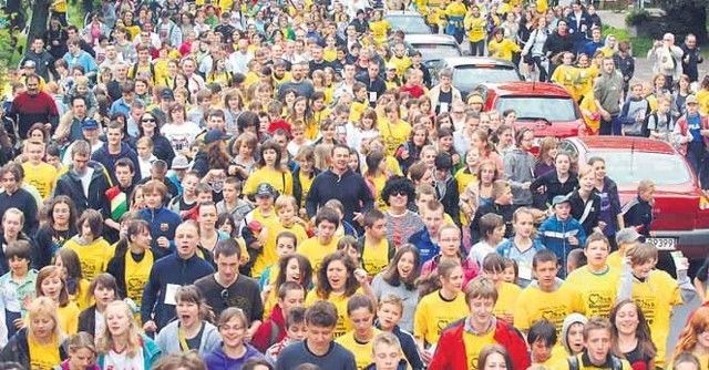 Rok temu tysiące uczestników biegu pokonało za piętrowym czerwonym autobusem trasę: Piłsudskiego, Waryńskiego, Zwycięstwa, Młyńska, Fałata, Orląt Lwowskich. Powtórzmy to!