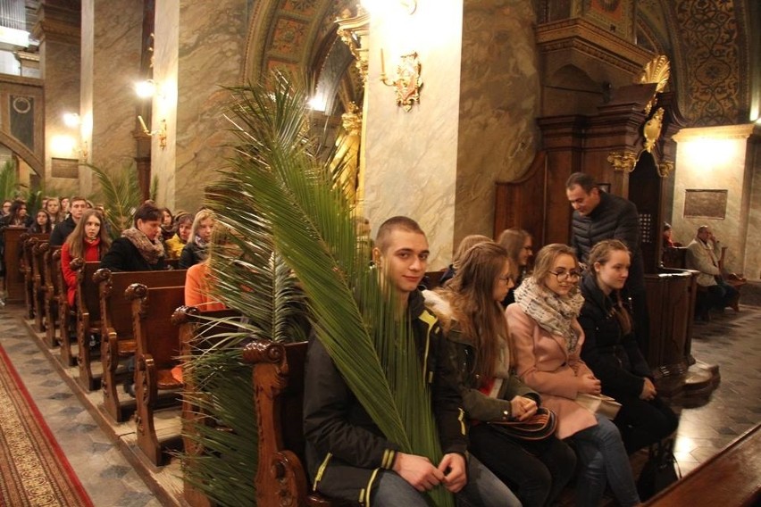 Mszą rozpoczęli świętowanie Światowych Dni Młodzieży. Katedra pełna młodych