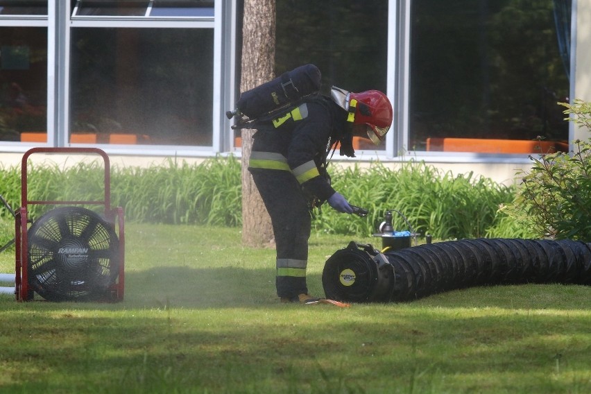 Intensywny zapach chloru na Wielkiej Wyspie. Ewakuowano 5 osób, jeden mężczyzna w szpitalu (ZDJĘCIA)