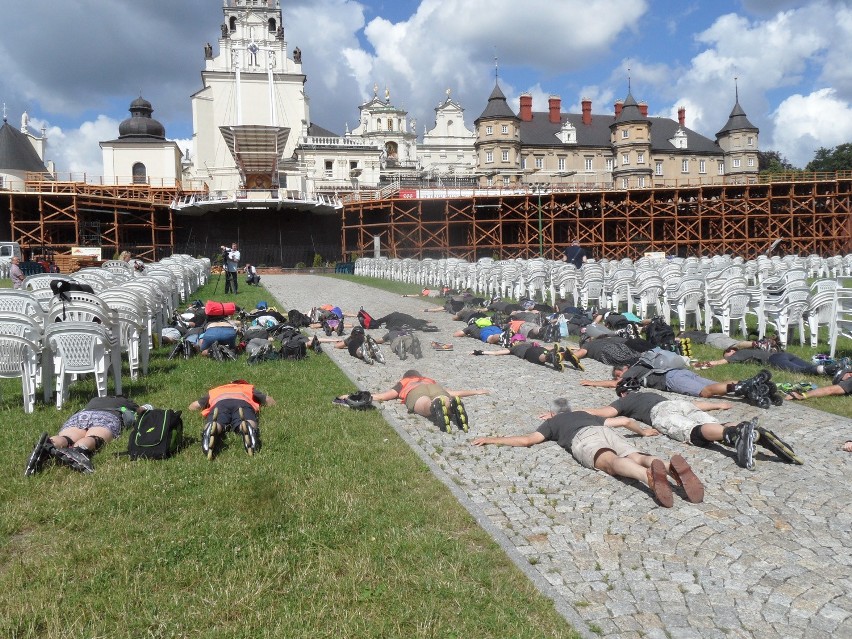 Z Wrocławia na Jasną Górę na rolkach [ZDJĘCIA]