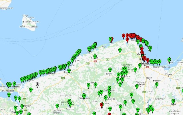 Sinice nad Bałtykiem 2018: Gdzie zakaz kąpieli? Najnowsza lista kąpielisk otwartych i zamkniętych [MAPA ONLINE]