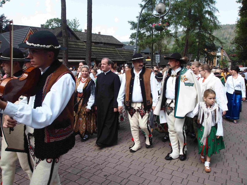 Zakopane. Góralski korowód przeszedł Krupówkami [ZDJĘCIA]