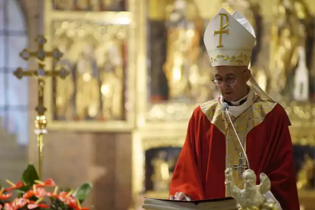 Suma odpustowa odbyła się w katedrze poznańskiej w środę, 29 czerwca o godz. 10. Przewodniczył jej i homilię wygłosił Arcybiskup Adrian Galbas, Arcybiskup Koadiutor Katowicki, przez wiele lat związany z Poznaniem pallotyński kapłan i prowincjał.