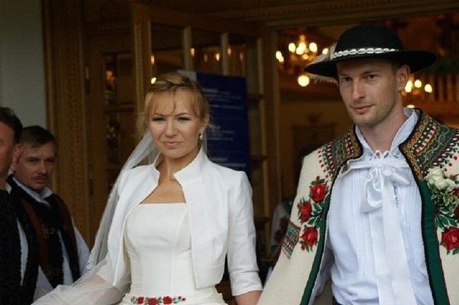 Pod koniec maja 2013 Anna Guzik wyszła za Wojciecha Tylkę....