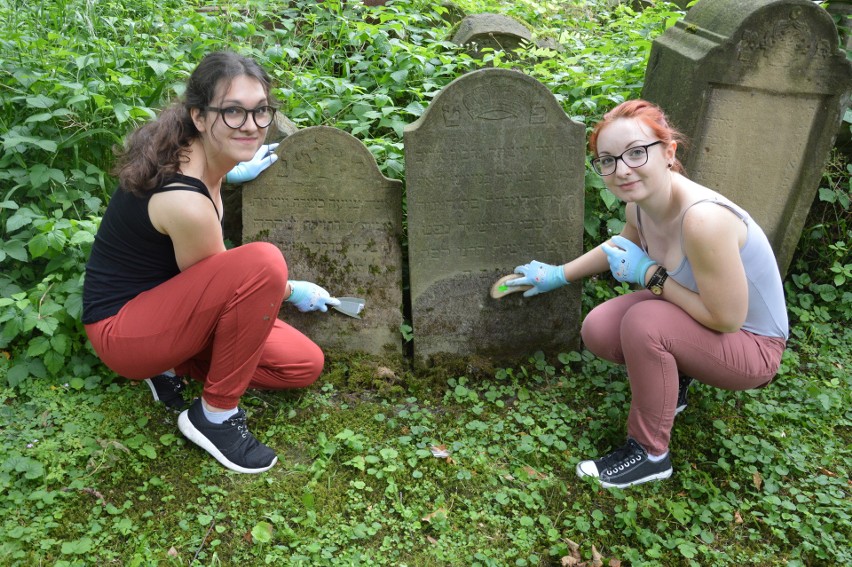 Odkrywają historię cmentarza
