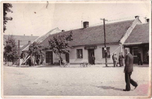 Tak wyglądał Rynek w Niepołomicach w latach 60. ubiegłego...