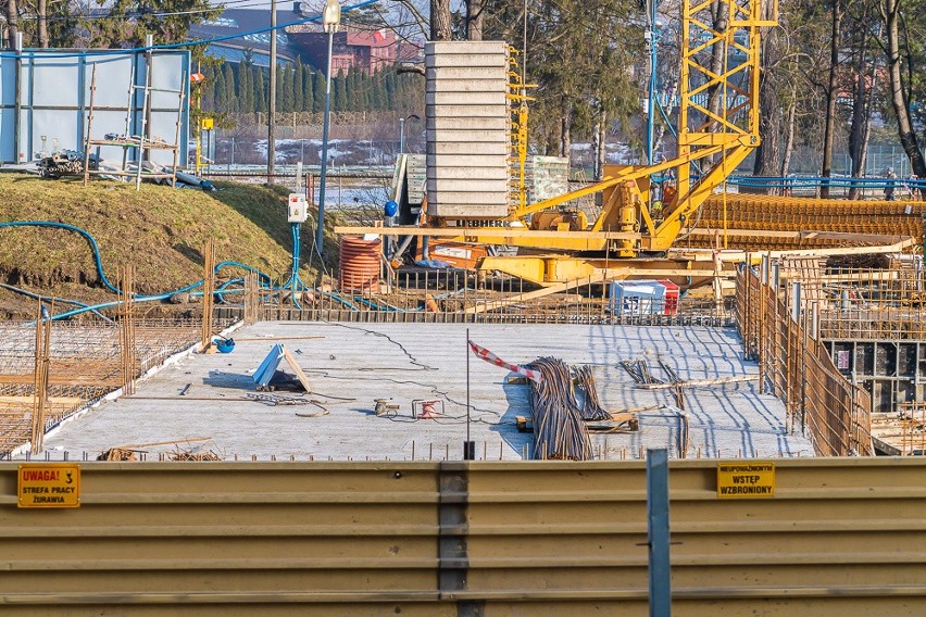 Nowy Sącz. Trwa budowa pawilonu ginekologiczno-położniczego. Zobacz zdjęcia z postępu prac