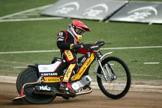 W 10. kolejce PGE Ekstraligi Betard Sparta na zapełnionym Stadionie Olimpijskim pokonała Motor Lublin 51:39. Dwa dni wcześniej Eltrox Włókniarz rzutem na taśmę wyrwał Marwis.pl Falubazowi Zielona Góra zwycięstwo. Sprawdźcie, kto w ostatnich spotkaniach najbardziej oczarował nas swoją jazdą![DO KOLEJNYCH ZDJĘĆ MOŻNA PRZEJŚĆ ZA POMOCĄ GESTÓW LUB STRZAŁEK]