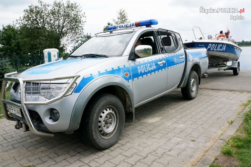Policjanci patrolują Pogorię IV w Wojkowicach Kościelnych [ZDJĘCIA]