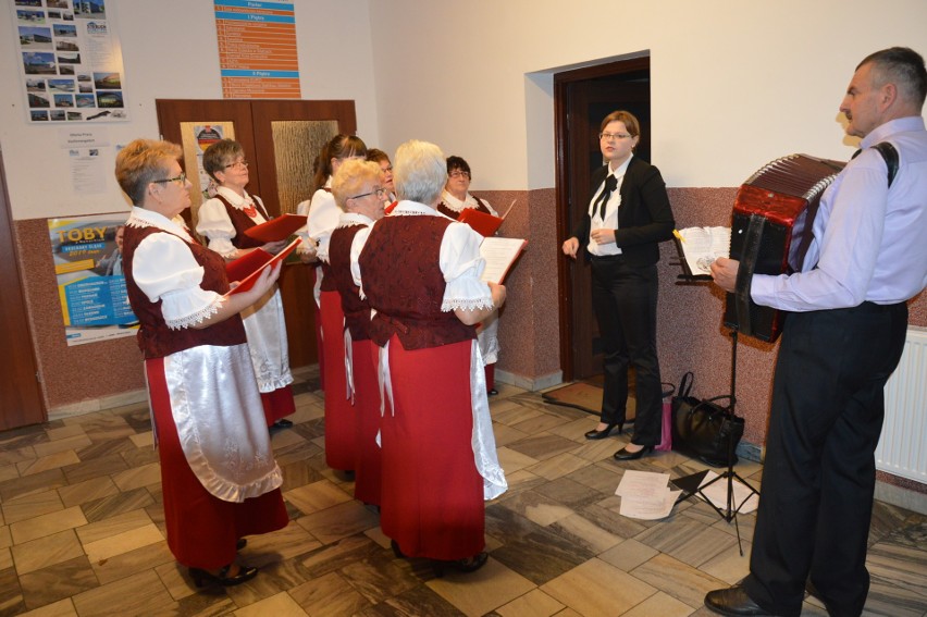 Chóry i zespoły mniejszości niemieckiej śpiewają w Walcach