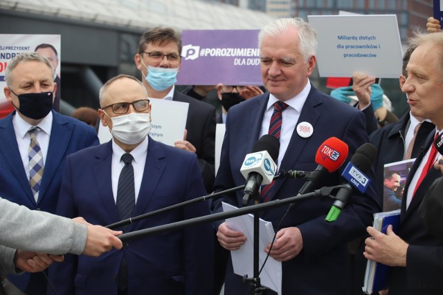 Jarosław Gowin, wicepremier, minister gospodarki, pracy i technologii, który otworzy poniedziałkowe Forum Przedsiębiorców Małopolski, a potem będzie odpowiadał na pytania przedsiębiorców.