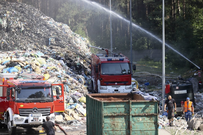 Pożar w sortowni odpadów wybuchł w niedzielę o godz. 20.