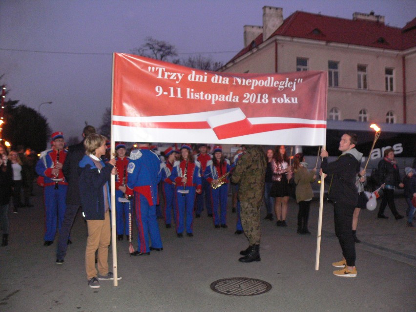 Następnie  odbył się   „Capstrzyk w wigilię Święta...