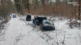 Policjanci z Mysłowic zatrzymali parę w lesie dzięki leśniczemu. 26-latka i 39-latek przelewali skradzione paliwo
