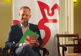 Jacek Jaszczyk, poeta rodem z Grudziądza uhonorowany medalem za promocję polskiej literatury za granicą 