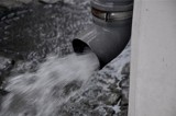 Mieszkańcy pod Krakowem oszczędzają wodę. Z programu Moja Deszczówka korzysta wiele osób w gminie Zabierzów 