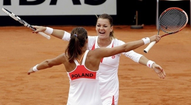 Agnieszka Radwańska i Alicja Rosolska w wygranym deblu