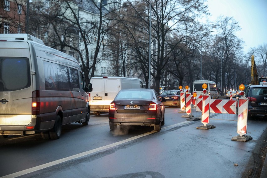 Na al. Słowackiego trwają prace i tworzą się duże korki