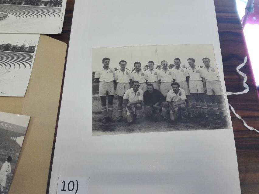 W zaginionym archiwum Ruchu znaleziono m.in. zdjęcie drużyny...