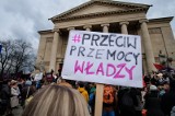 Manifa Poznań 2018: 10 marca będą demonstrować w obronie praw kobiet i przeciw przemocy władzy [PROGRAM]