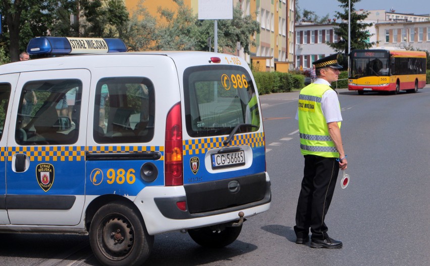 Po mszy świętej ulicami osiedla Strzemięcin ruszyła procesja...