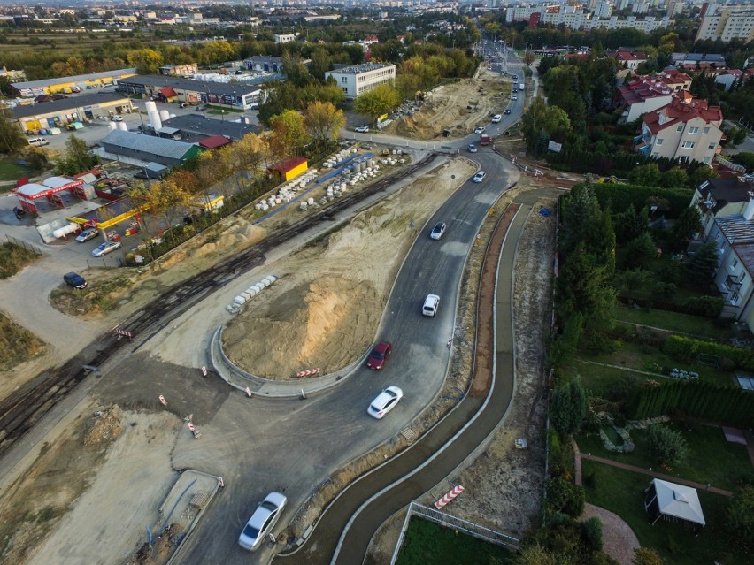 Nowa ul. Choiny w Lublinie. Kierowcy testują już jezdnię. Zobacz, co się zmieniło (ZDJĘCIA Z DRONA)