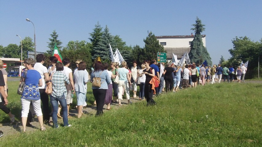 Protest w Kraśniku: Pracownicy szpitala blokowali drogę K-19