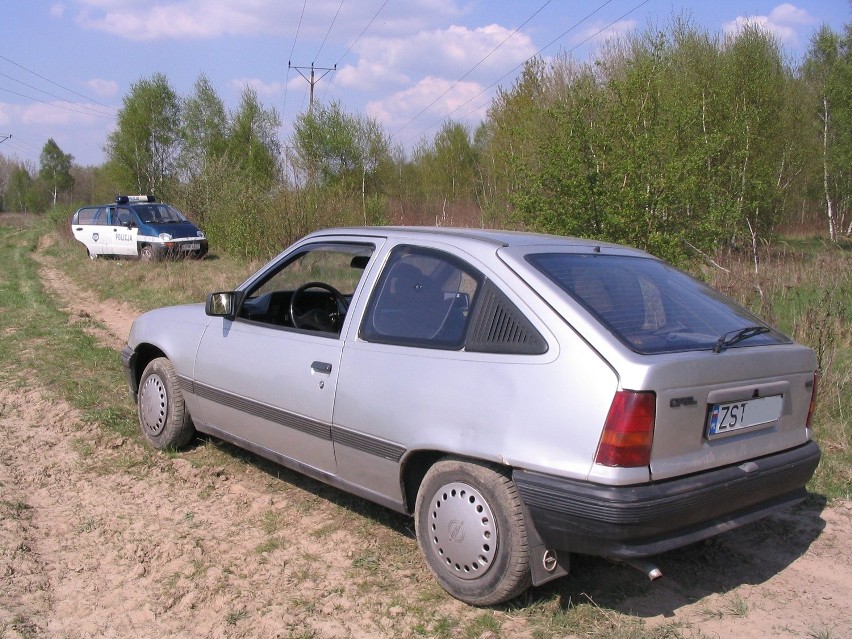 W środku wojskowego poligonu na końcu alei Żołnierza w...