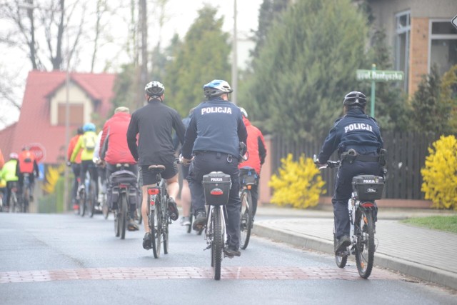 Jazda rowerem to przyjemność, ale warto sprawdzić, czego rowerzyści nie mogą robić