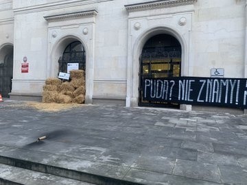 Michał Kołodziejczak mówi o 5 dla zwierząt Kaczyńskiego? Lider AgroUnii na czele protestów rolników: Nie dla Piątki dla zwierząt 14.10.2020