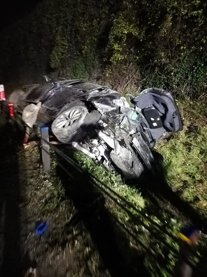 Poważny wypadek na A4. Aż dziw, że nikomu nic się nie stało! [ZDJĘCIA]