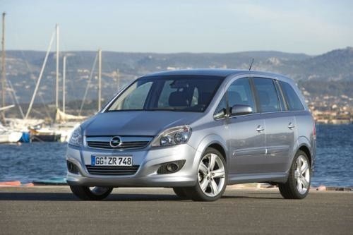 Opel Zafira B (2005 – 2014)...