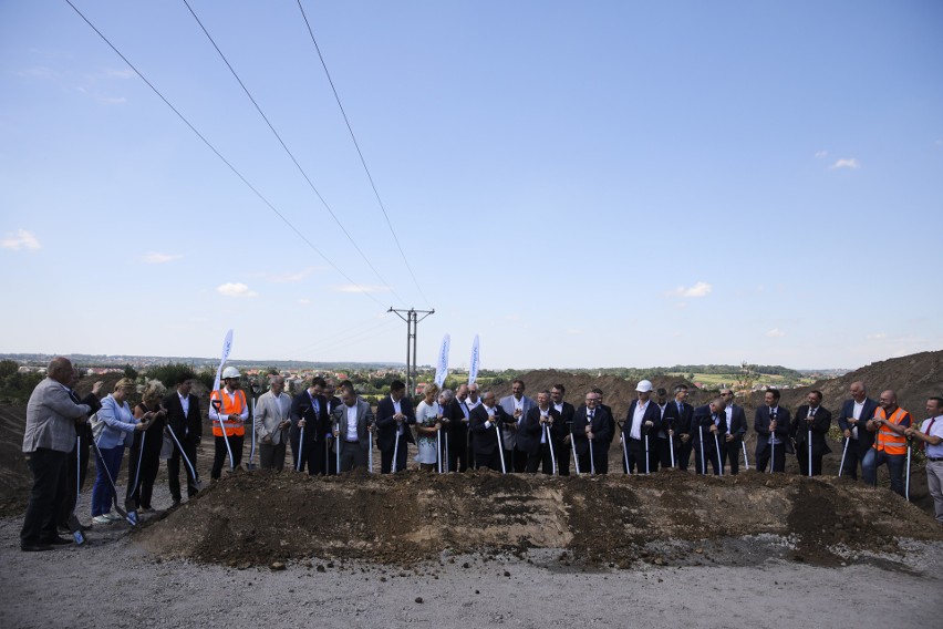 Uroczyste wbicie łopat na budowie północnej obwodnicy...