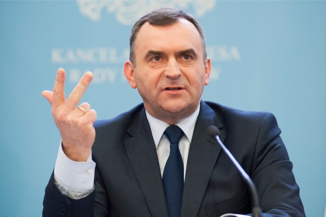 Włodzimierz Karpiński zgodził się na podawanie pełnego nazwiska. Był on ministrem skarbu w latach 2013-2015, gdy rządziła koalicja PO-PSL