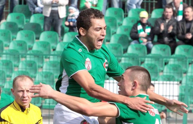 Radość Rossi Leandro po strzeleniu pierwszego gola w meczu Radomiaka z Mazurem Karczew.