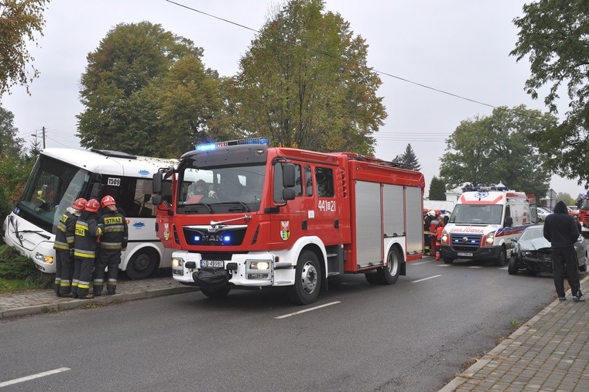 Sławków: w wypadku ucierpiały dwie osoby [ZDJĘCIA]