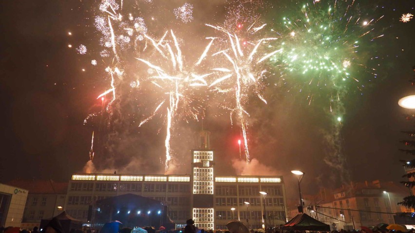 Koszalin tradycyjnie powitał Nowy Rok na Rynku...