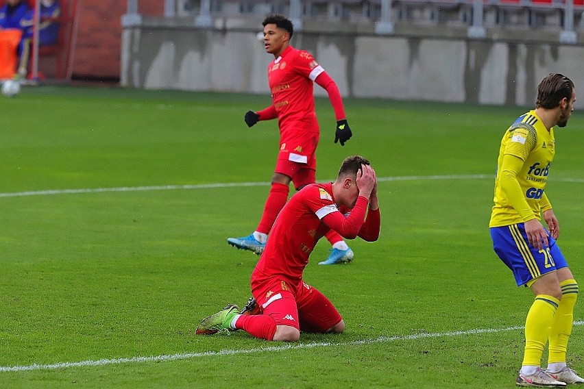 Na wniosek Korony. Niedzielny mecz Widzewa z kielczanami przełożony