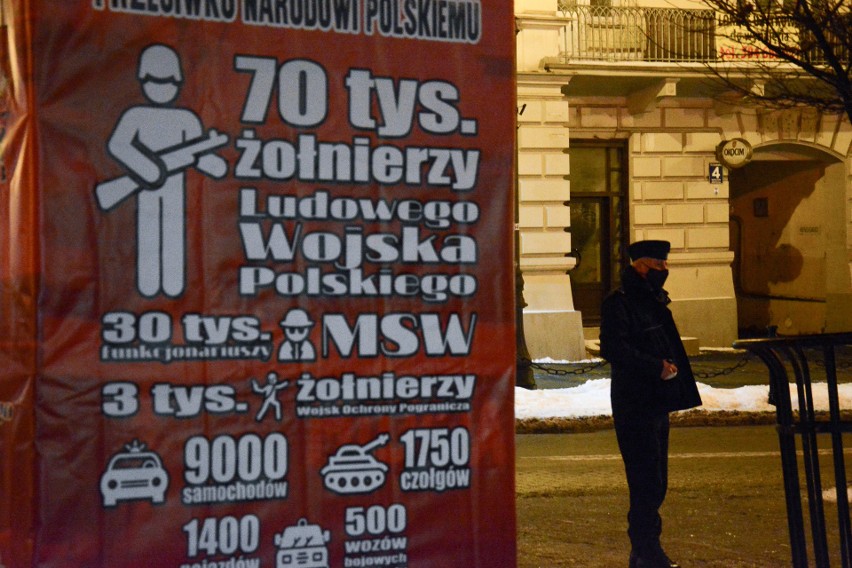 Manifestacja „Wina Plus” przed siedzibą Prawa i Sprawiedliwości w Lublinie. Zobacz zdjęcia