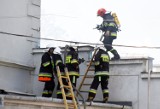 Pożar w domku jednorodzinnym na Osowej Górze. Dwie osoby w szpitalu