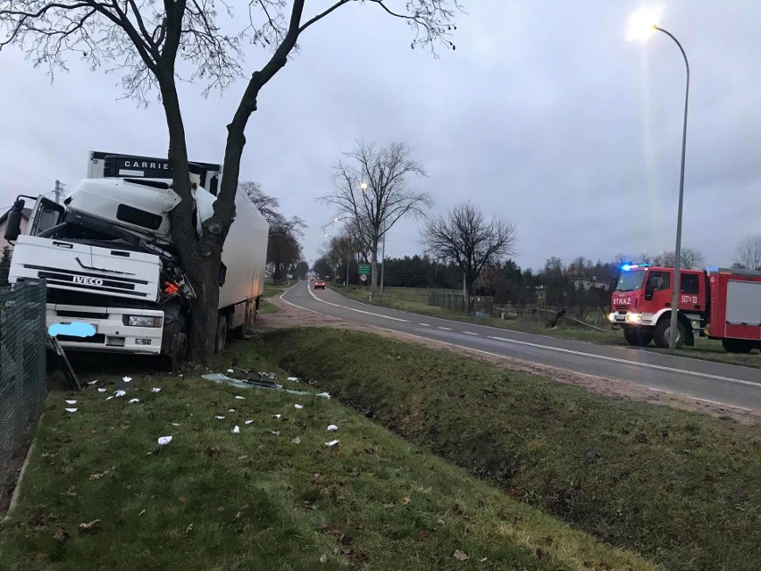 Kierujący cięzarówką stracił panowanie nad pojazdem i...